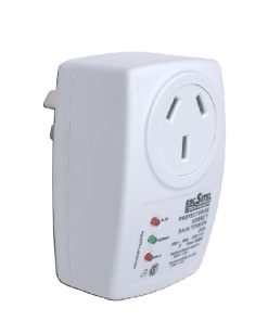 PROTECTOR DE SOBRE Y BAJA TENSION ENCHUFABLE TOMA 20A 4000W